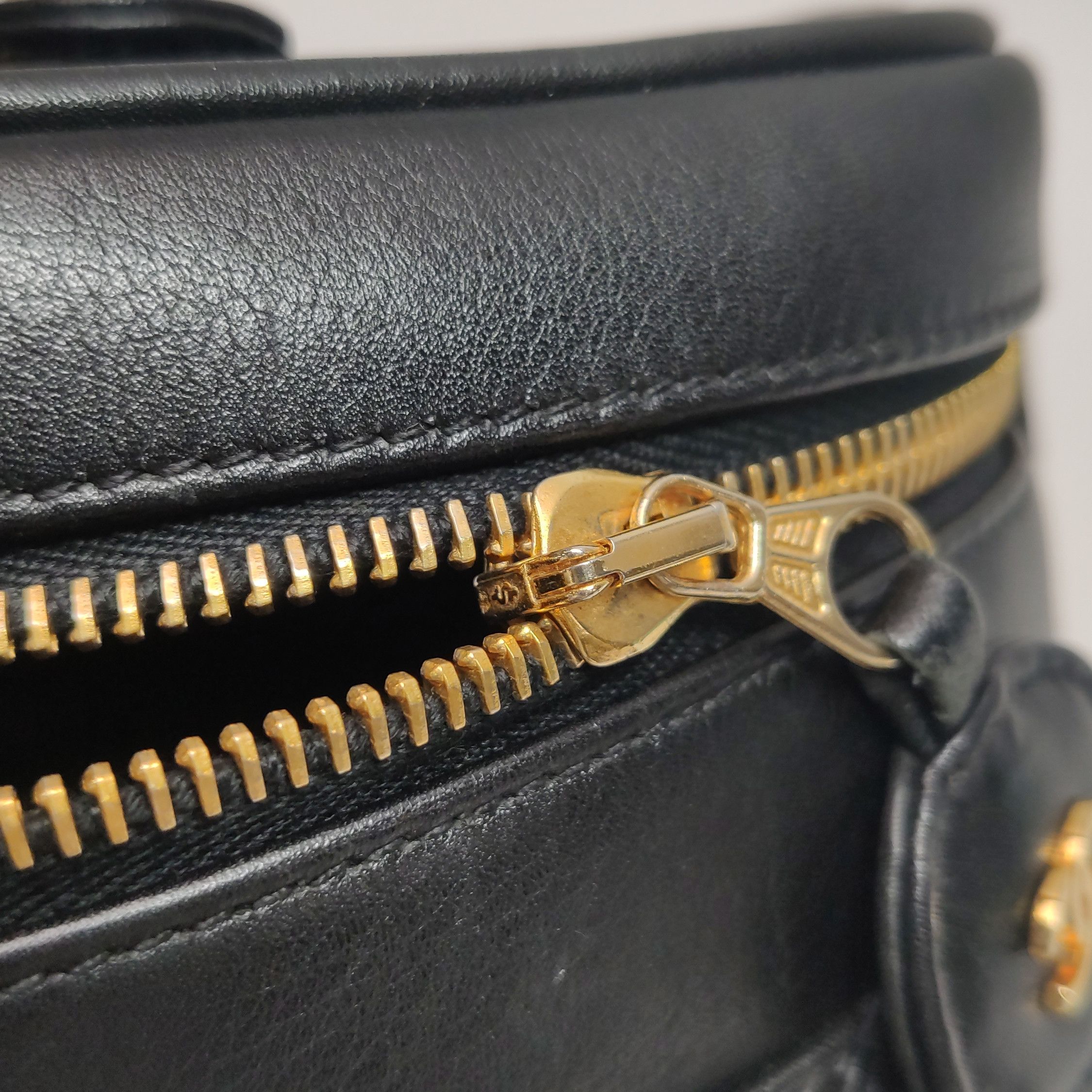 Chanel Chanel Women os Tote Bags Size ONE SIZE - 10 Thumbnail