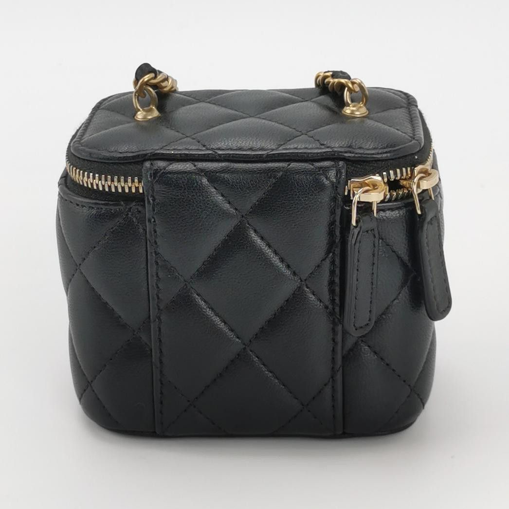 Chanel Chanel Women os Crossbody Bags Size ONE SIZE - 5 Thumbnail