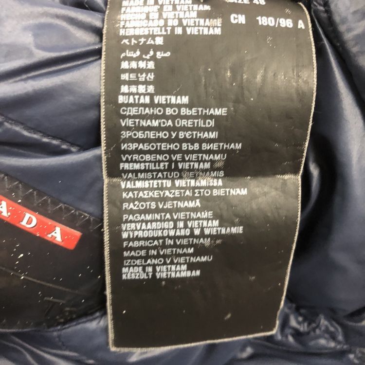 Prada Prada Reversible Puffer Jacket Size 48 Size US M / EU 48-50 / 2 - 6 Thumbnail