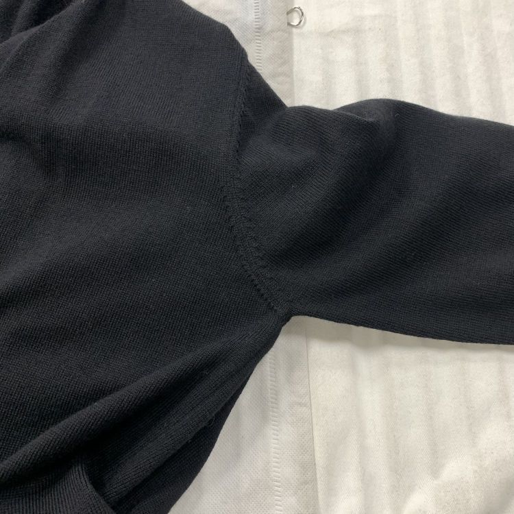 Prada Prada 100% Virgin Wool V-Neck Cardigan Size 40 Size S / US 4 / IT 40 - 7 Thumbnail