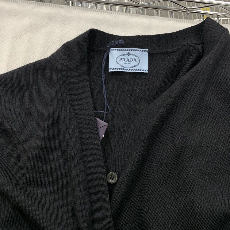 Prada Prada 100% Virgin Wool V-Neck Cardigan Size 40 Size S / US 4 / IT 40 - 10 Thumbnail