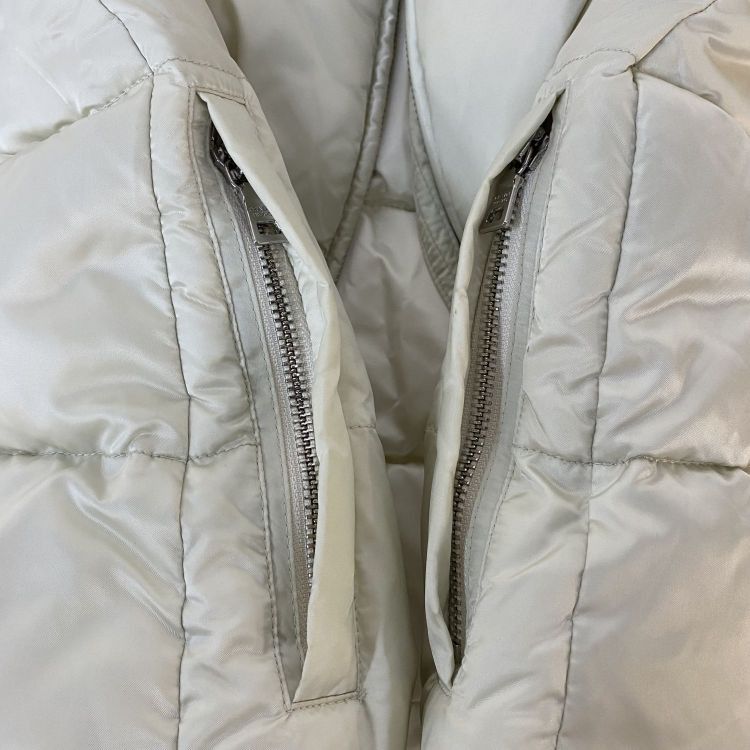 Prada Prada Logo Plaque Down Jacket Size 40 Size S / US 4 / IT 40 - 12 Thumbnail