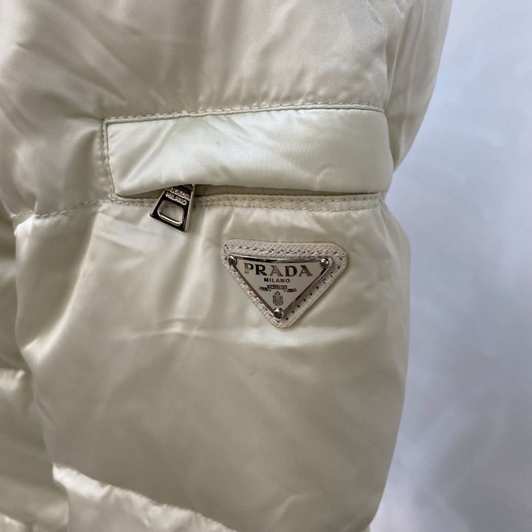 Prada Prada Logo Plaque Down Jacket Size 40 Size S / US 4 / IT 40 - 6 Thumbnail