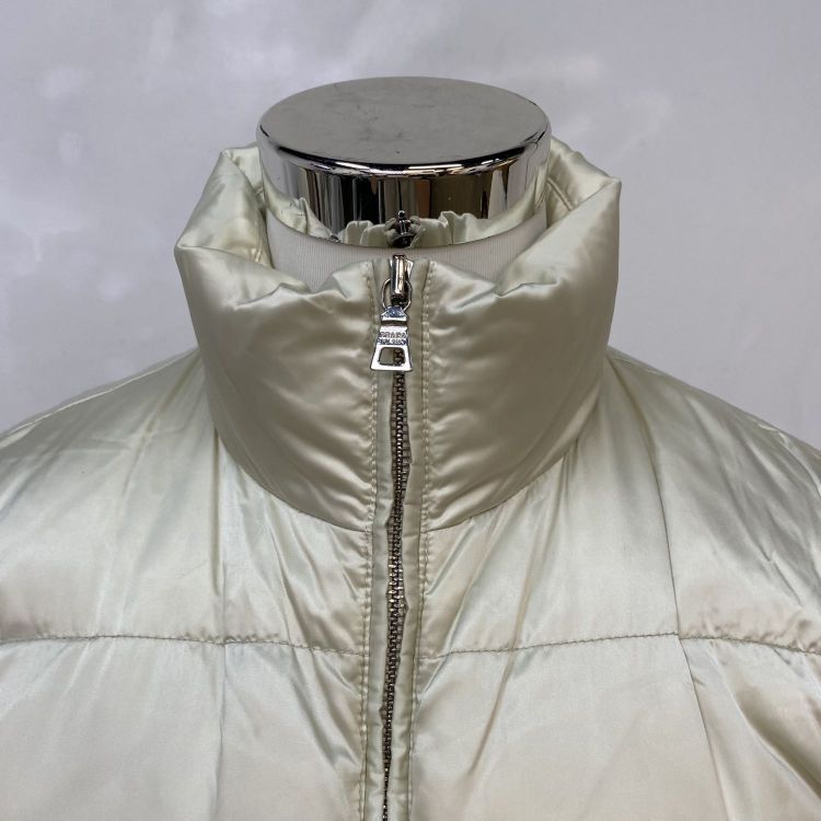 Prada Prada Logo Plaque Down Jacket Size 40 Size S / US 4 / IT 40 - 7 Thumbnail