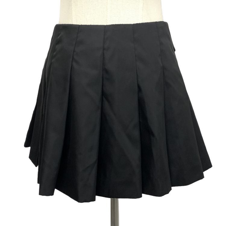 Prada Prada Re-Nylon Pleated Mini Skirt Size 36 Size 25" / US 0 / IT 36 - 2 Thumbnail