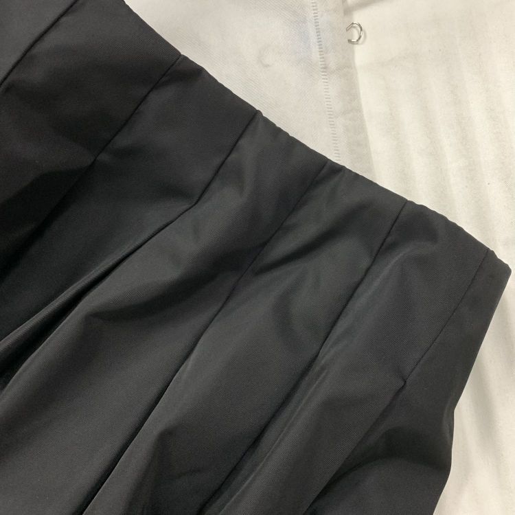 Prada Prada Re-Nylon Pleated Mini Skirt Size 36 Size 25" / US 0 / IT 36 - 7 Thumbnail