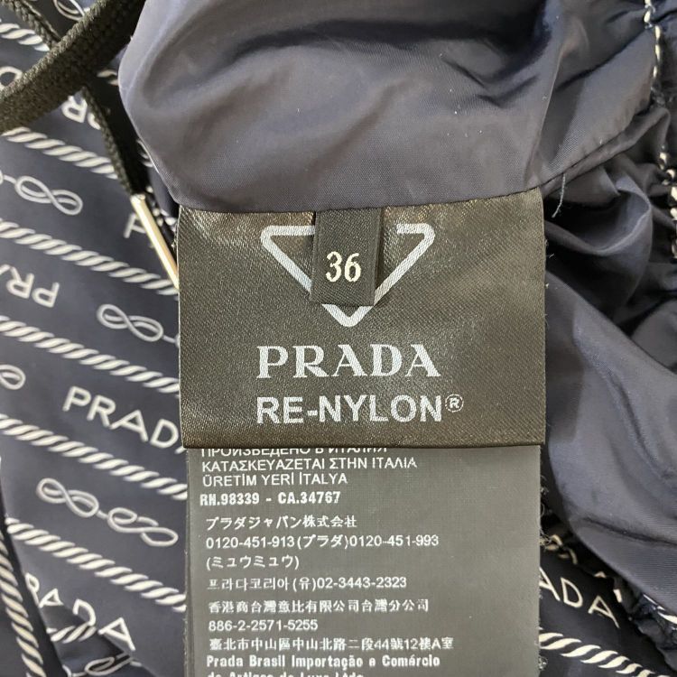 Prada Prada Logo Print Re-Nylon Shorts Size 36 Size 25" / US 0 / IT 36 - 4 Thumbnail
