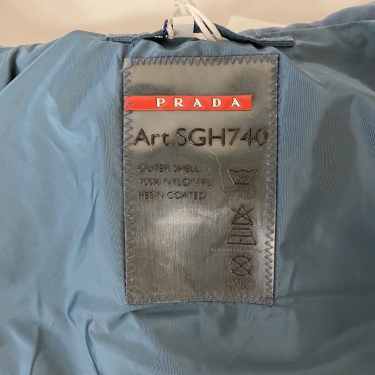 Prada Prada Nylon Hooded Light Jacket Size 50 Size US M / EU 48-50 / 2 - 3 Thumbnail