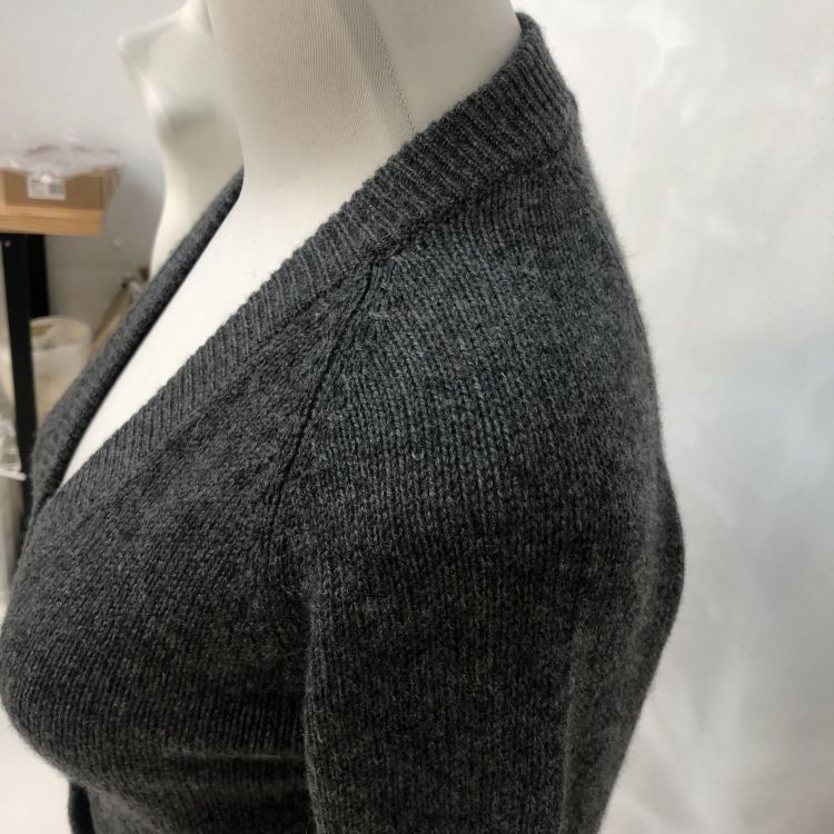 Prada Prada Grey Cashmere Cardigan Size 38 Size XS / US 0-2 / IT 36-38 - 9 Thumbnail