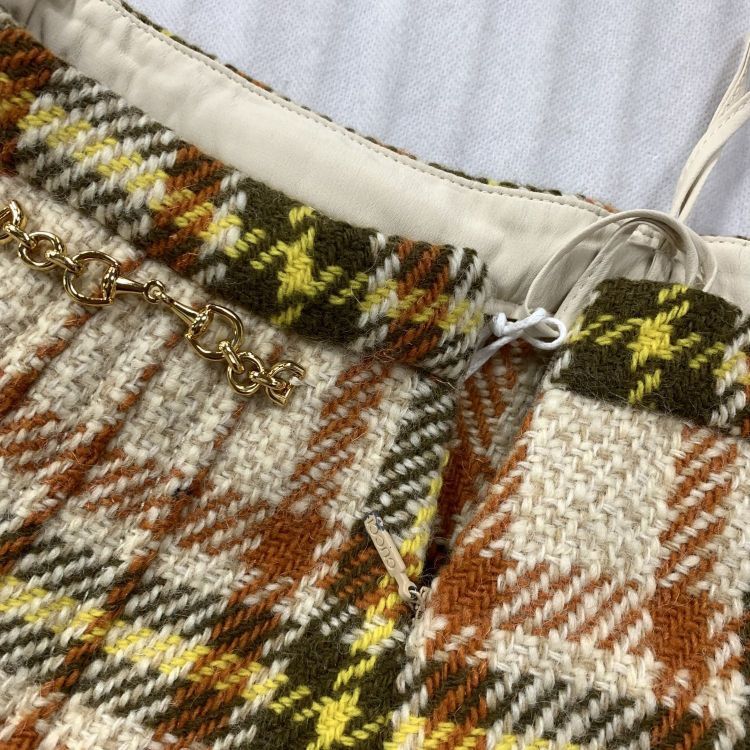 Gucci Gucci Plaid Wool Mini Skirt Size 42 Size 28" / US 6 / IT 42 - 10 Thumbnail