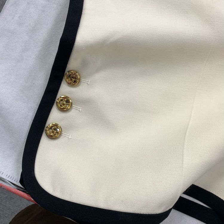 Gucci Gucci Beige Wool Silk Shorts Size 40 Size 27" / US 4 / IT 40 - 9 Thumbnail