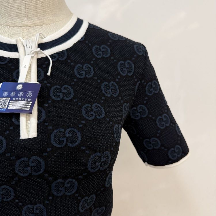 Gucci Gucci GG Logo Zip Knit Polo Size XS Size XS / US 0-2 / IT 36-38 - 8 Thumbnail