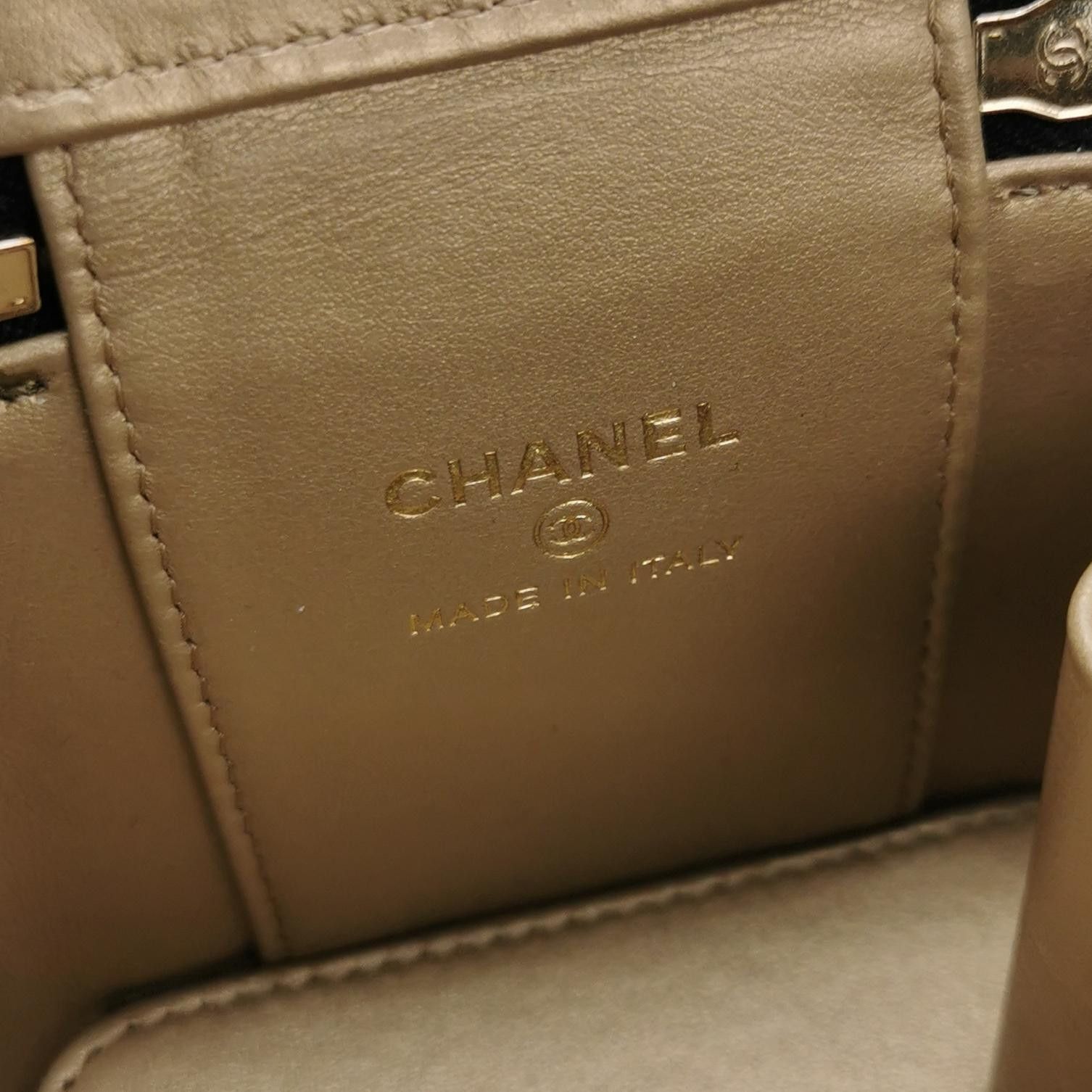 Chanel Chanel Women os Shoulder Bags Size ONE SIZE - 8 Thumbnail
