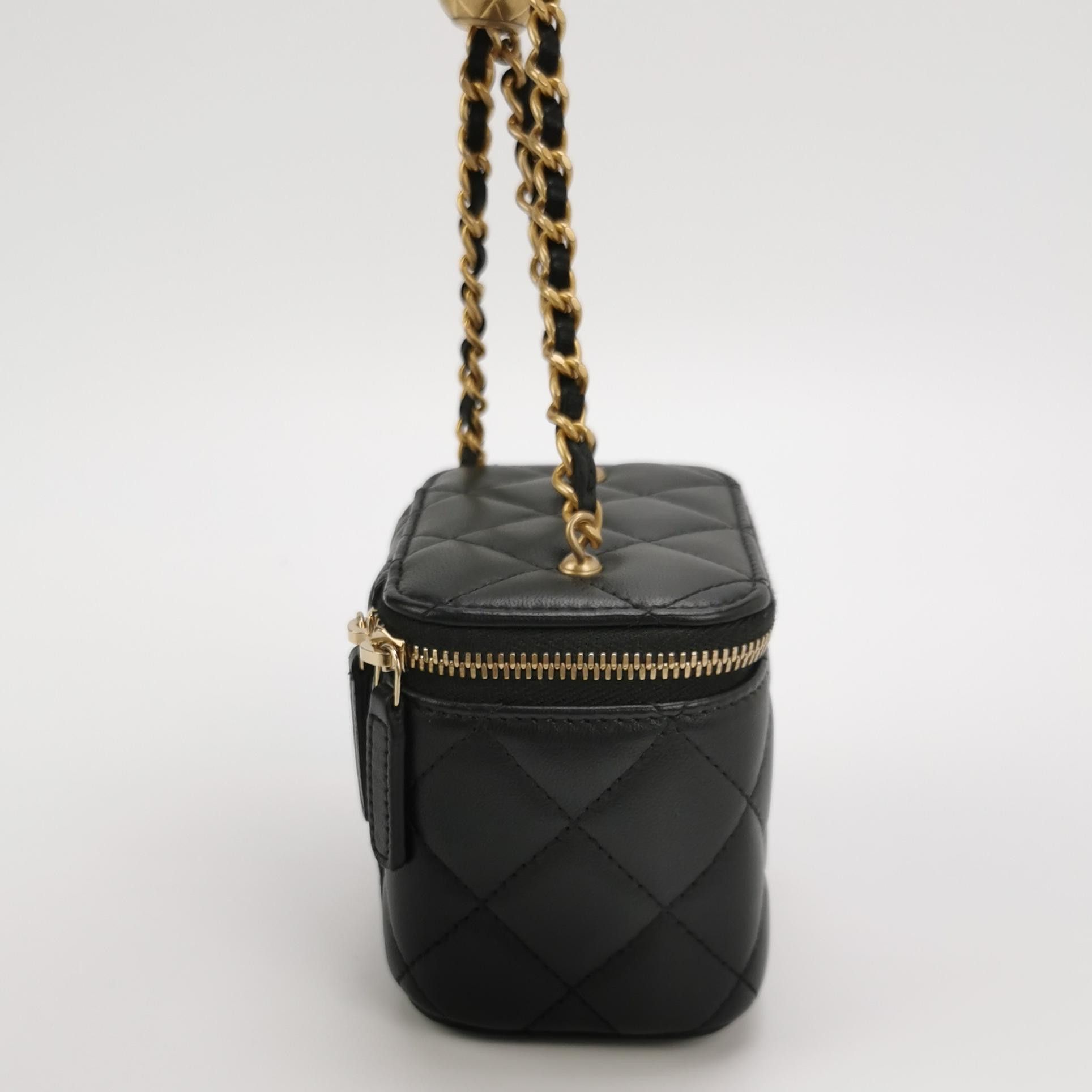 Chanel Chanel Women os Shoulder Bags Size ONE SIZE - 4 Thumbnail