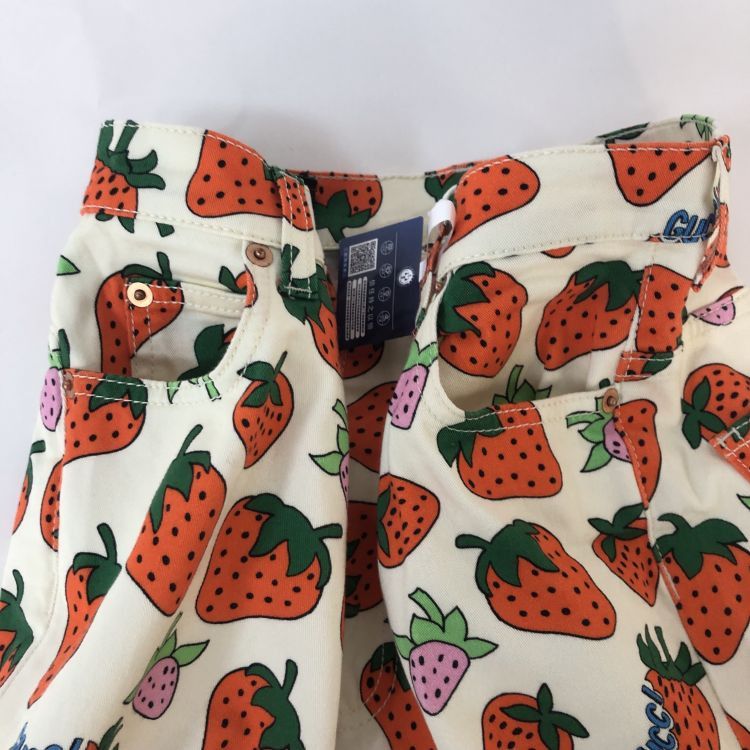 Gucci Gucci Strawberry Print Pants Size 24 Size 24" / US 00 / IT 34 - 11 Thumbnail