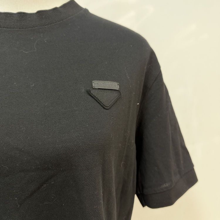 Prada Prada Logo Patch T-Shirt Size M Size US M / EU 48-50 / 2 - 9 Thumbnail