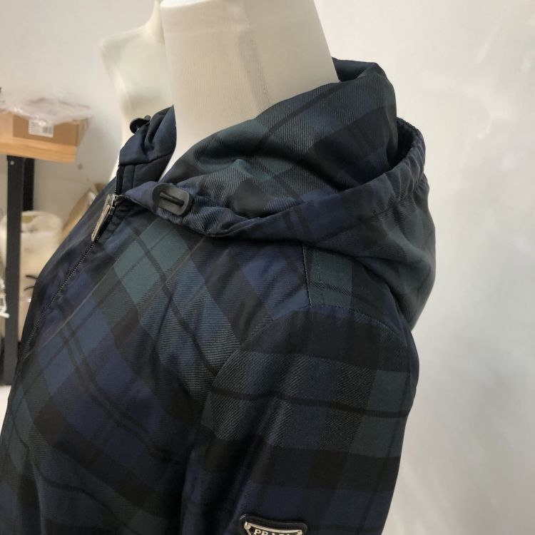 Prada Prada Plaid Tartan Hooded Jacket Size 36 Size XS / US 0-2 / IT 36-38 - 8 Thumbnail