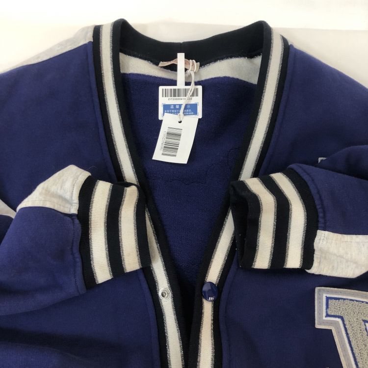 Valentino Valentino V 1960 Logo Patch Cardigan Size L Size US L / EU 52-54 / 3 - 11 Thumbnail