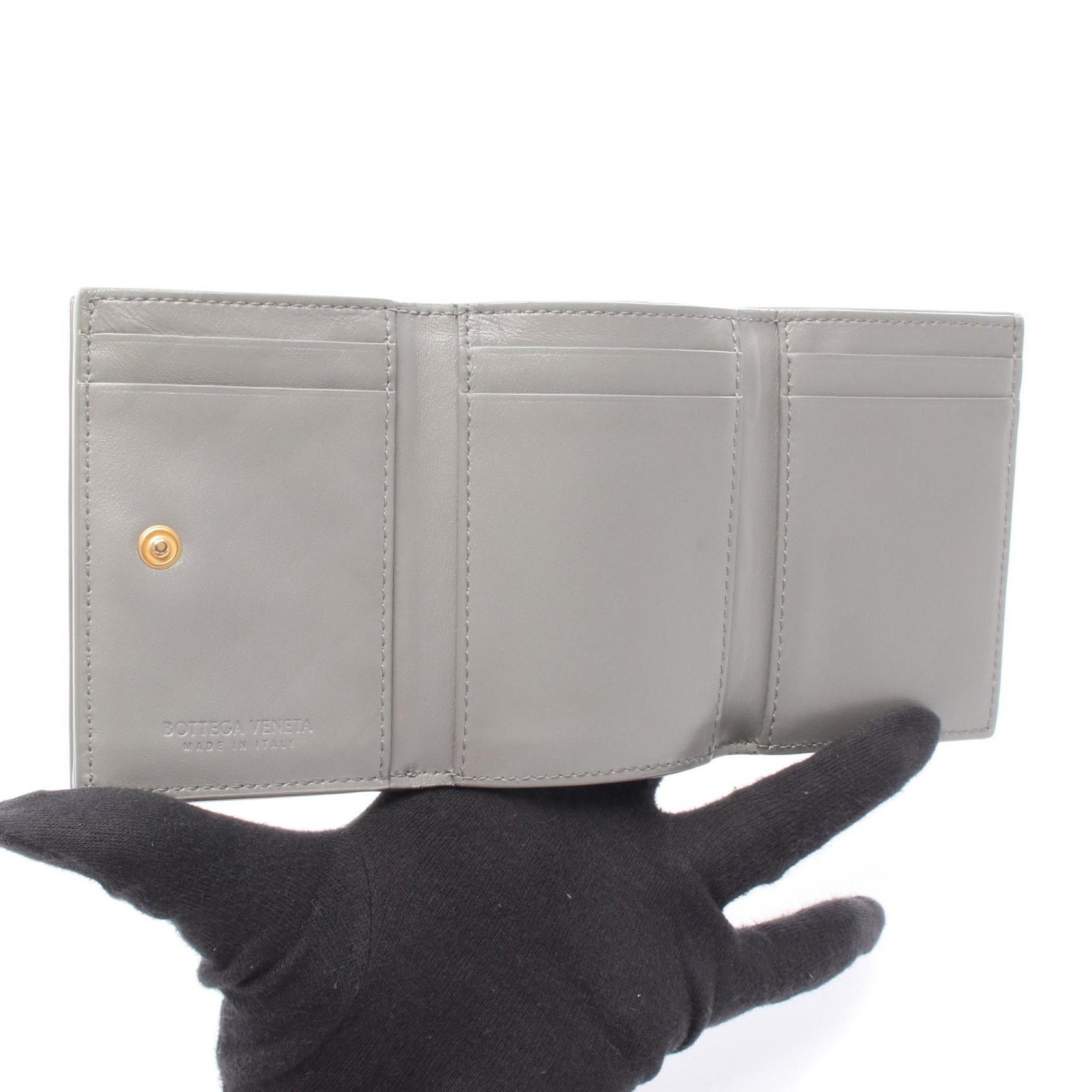 Bottega Veneta Bottega Veneta Bottega Veneta Leather Trifold Wallet Leather Short Wallet DUTY FREE for USA Size ONE SIZE - 3 Thumbnail