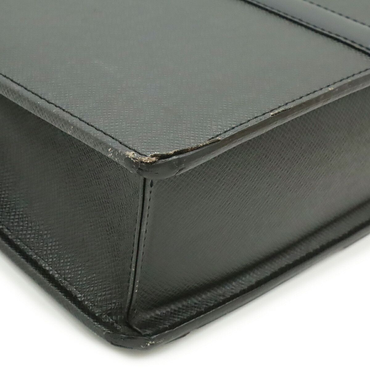 Louis Vuitton Louis Vuitton Louis Vuitton Taiga Briefcase Leather Business Bag M30052 DUTY FREE for USA Size ONE SIZE - 3 Thumbnail