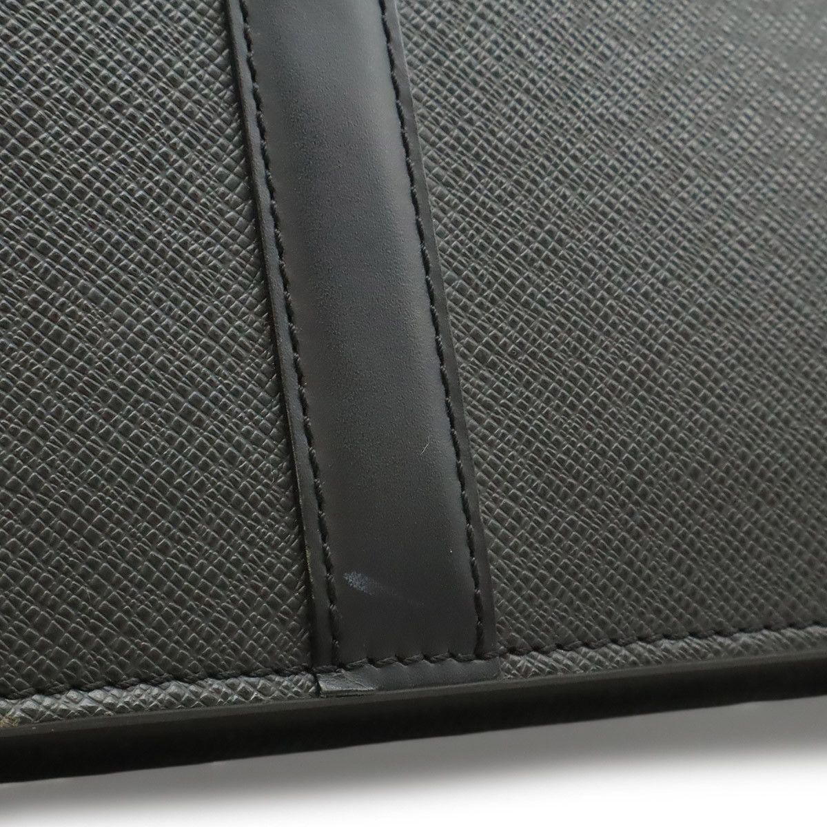 Louis Vuitton Louis Vuitton Louis Vuitton Taiga Briefcase Leather Business Bag M30052 DUTY FREE for USA Size ONE SIZE - 9 Thumbnail