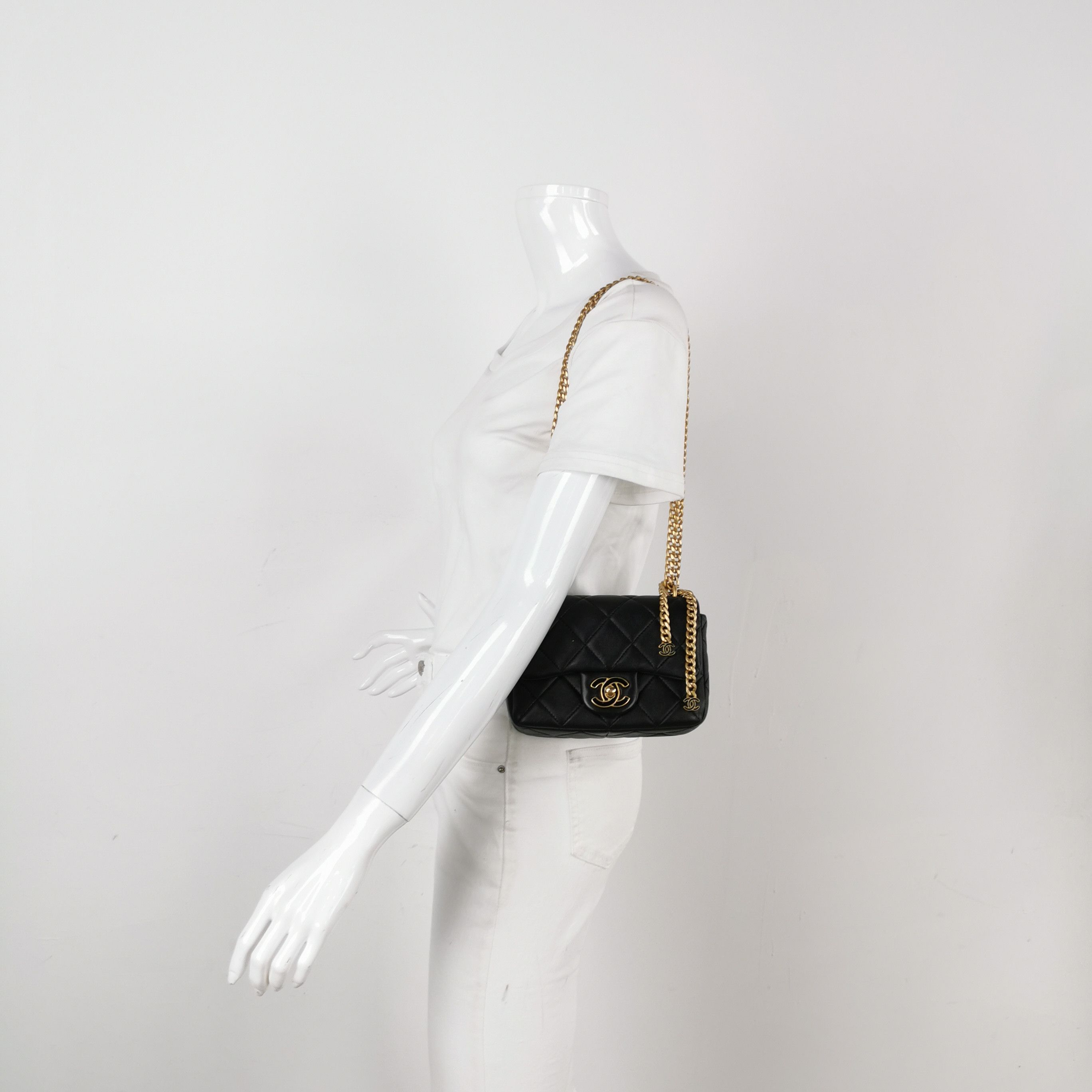 Chanel Chanel Women os Shoulder Bags Size ONE SIZE - 2 Thumbnail