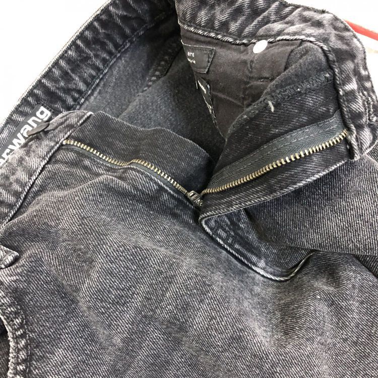 Alexander Wang Alexander Wang Raw Hem Black Denim Shorts Size 28 Size 28" / US 6 / IT 42 - 5 Thumbnail