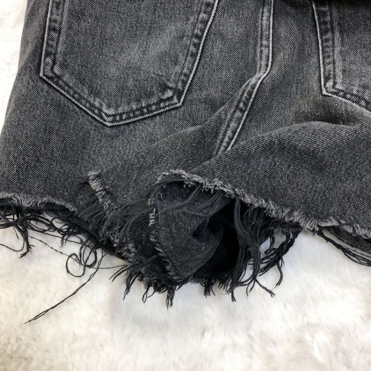 Alexander Wang Alexander Wang Raw Hem Black Denim Shorts Size 28 Size 28" / US 6 / IT 42 - 7 Thumbnail
