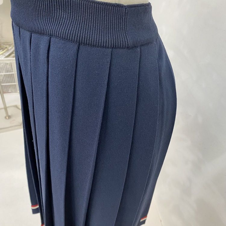 Thom Browne Thom Browne Pleated Midi Skirt Size 40 Size 27" / US 4 / IT 40 - 7 Thumbnail