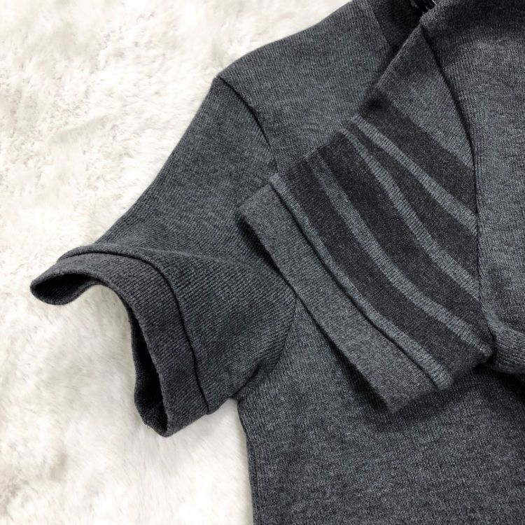 Thom Browne Thom Browne Grey Stripe Short Sleeve Knit Size XXS Size US XXS / EU 40 - 7 Thumbnail