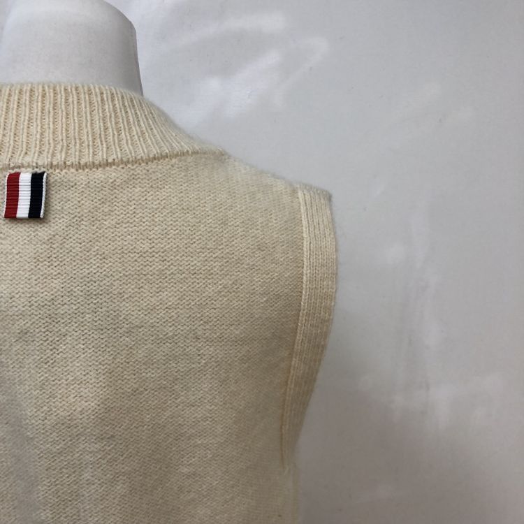 Thom Browne Thom Browne Striped V-Neck Knit Vest Size 2 Size US M / EU 48-50 / 2 - 8 Thumbnail