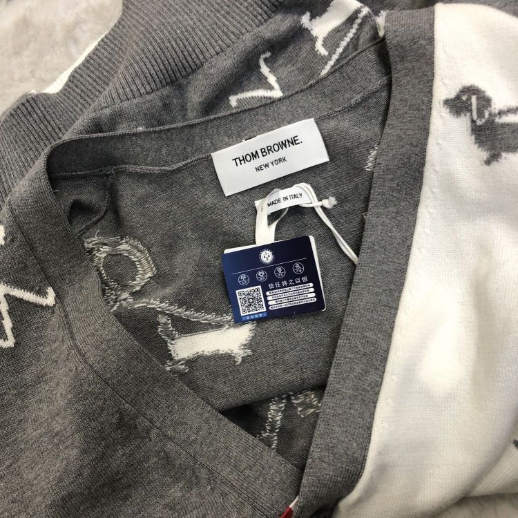 Thom Browne Thom Browne Dog Print Cardigan Size M Size US M / EU 48-50 / 2 - 5 Thumbnail