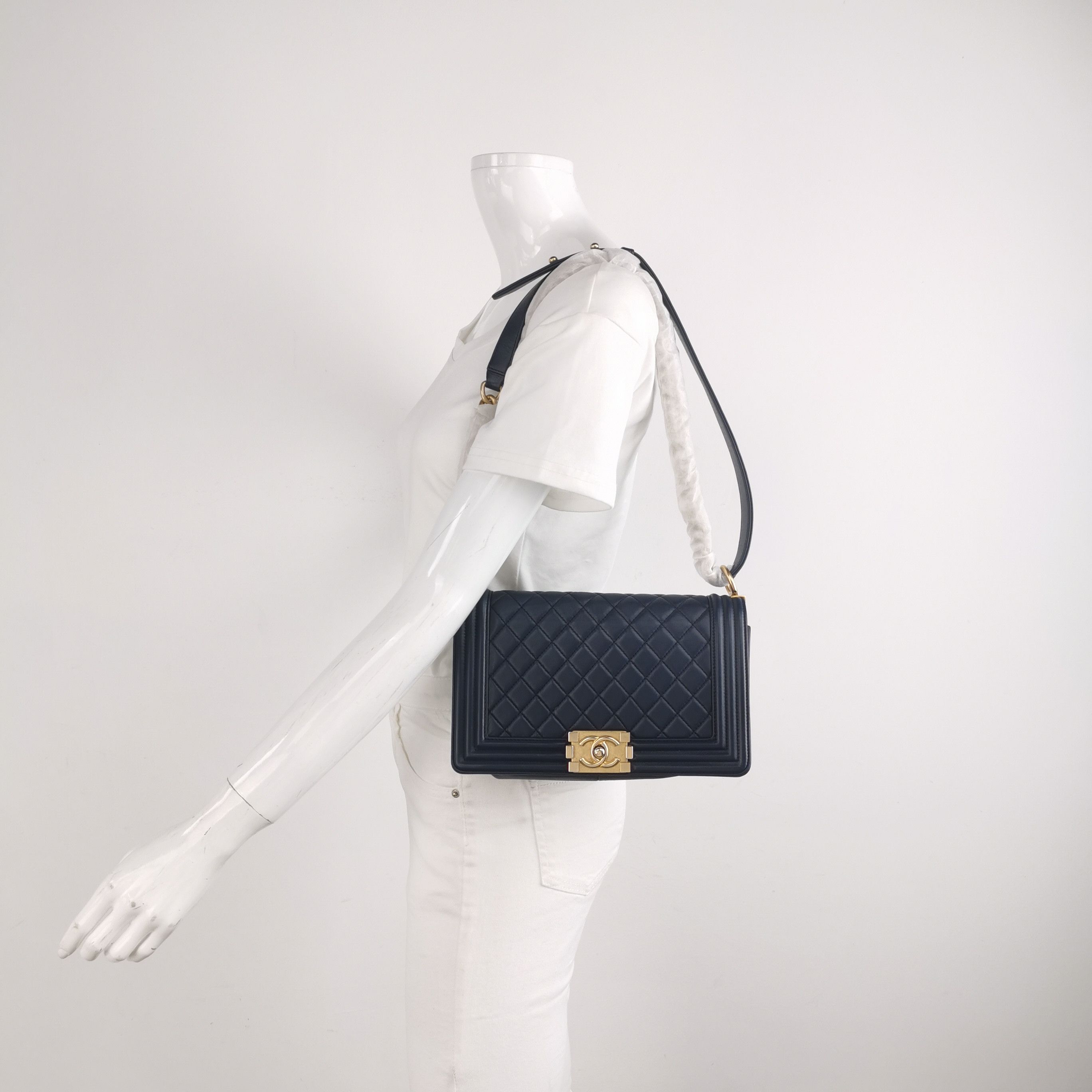 Chanel Chanel Women os Shoulder Bags Size ONE SIZE - 2 Thumbnail