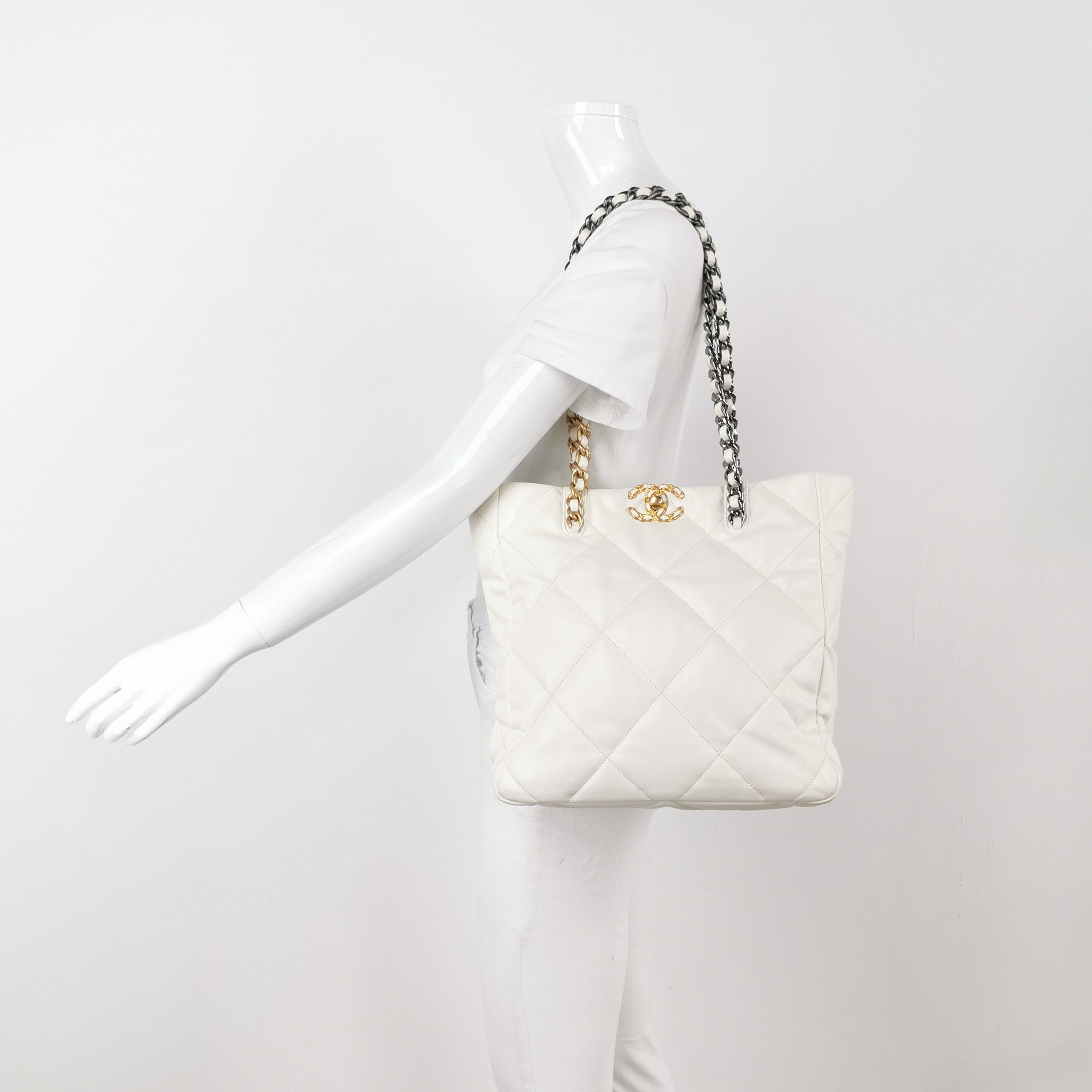 Chanel Chanel Women os Shoulder Bags Size ONE SIZE - 2 Thumbnail