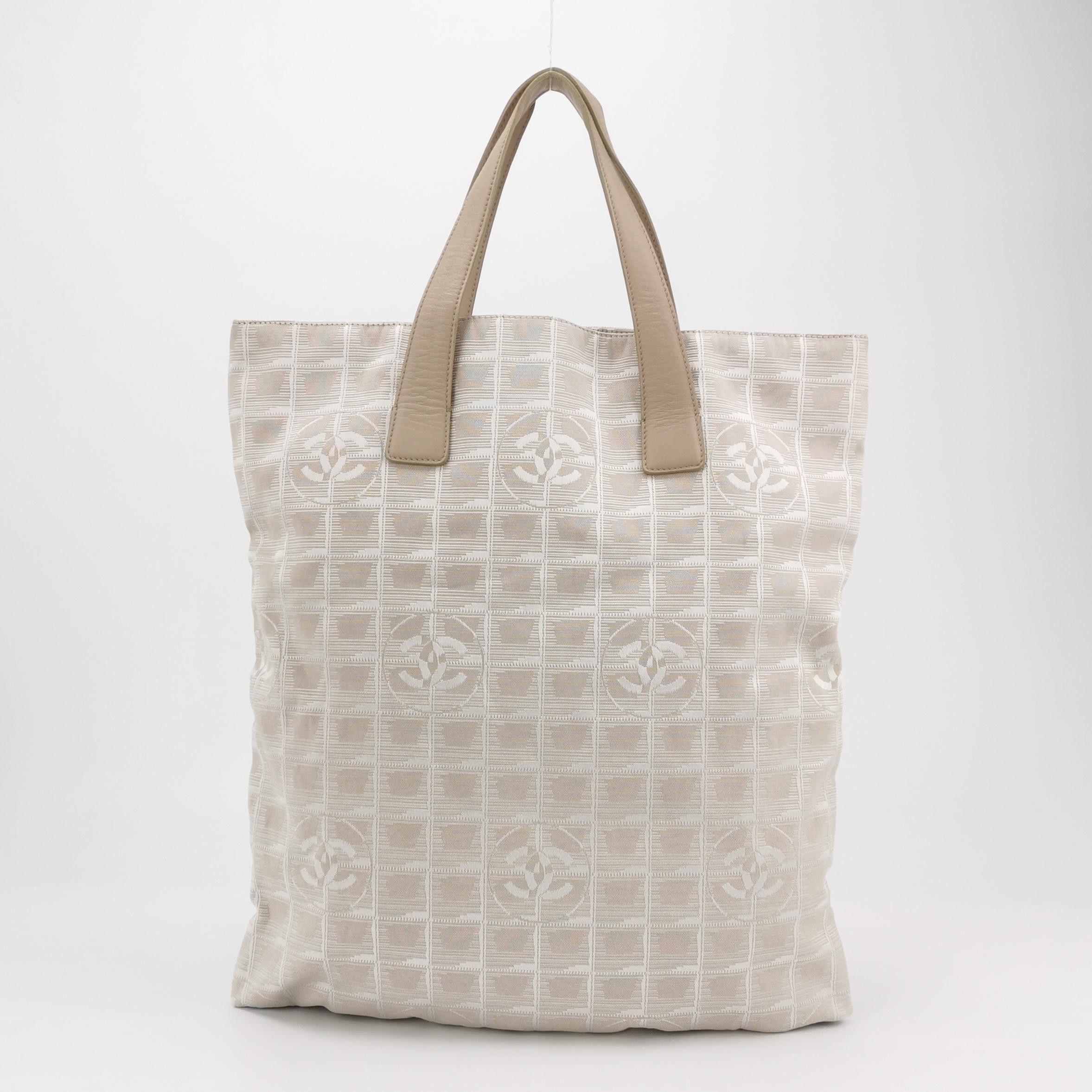 Chanel Chanel Women os Tote Bags Size ONE SIZE - 5 Thumbnail
