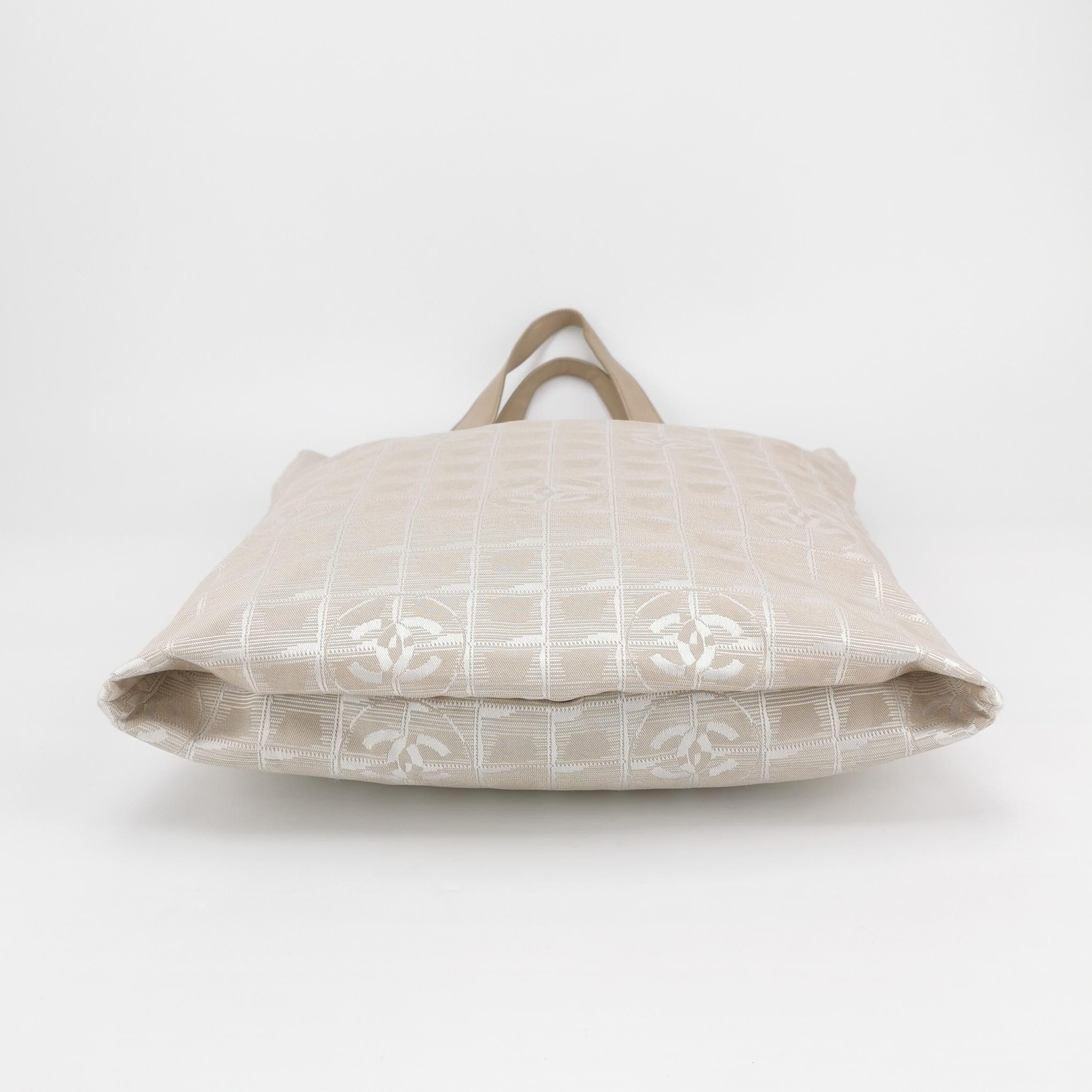 Chanel Chanel Women os Tote Bags Size ONE SIZE - 6 Thumbnail