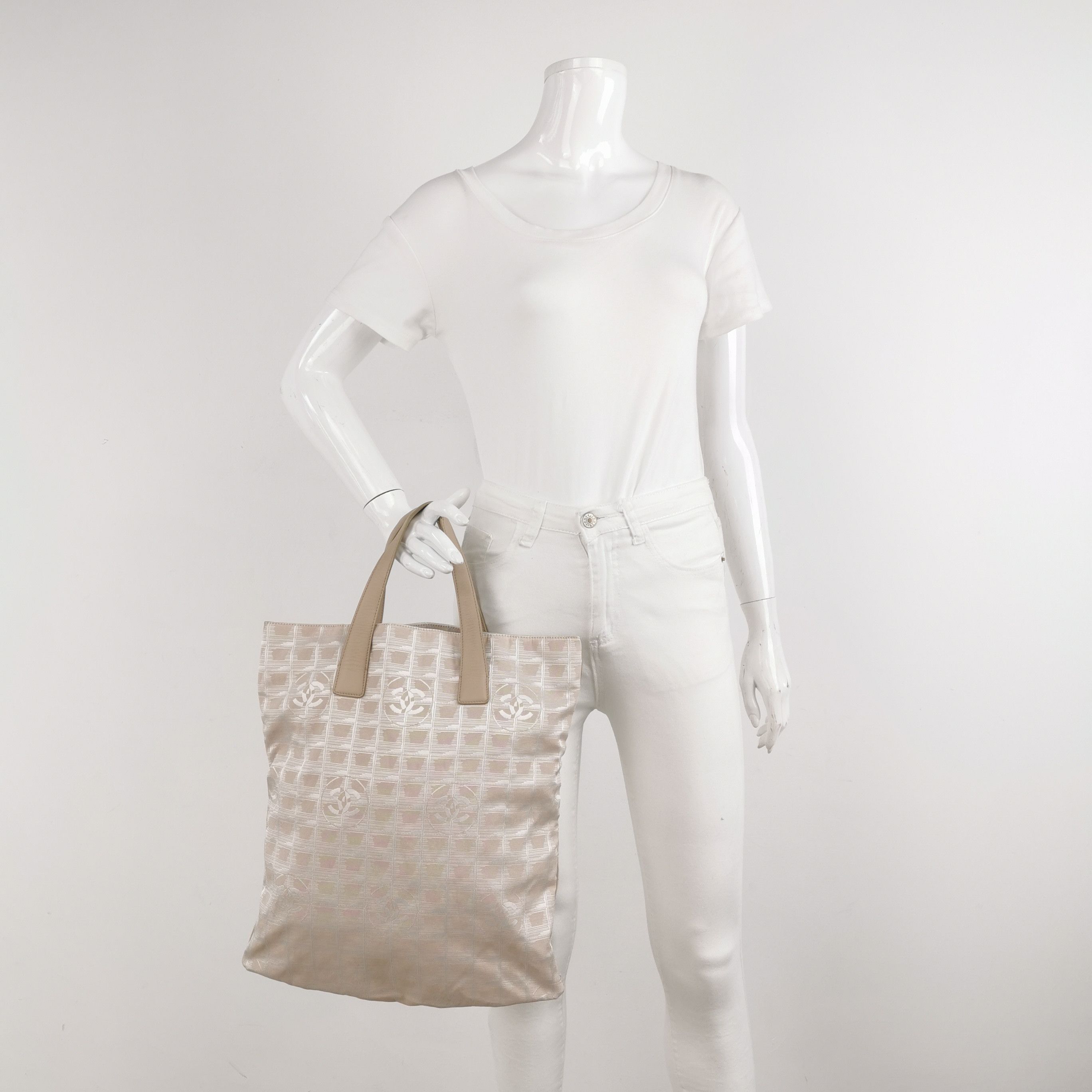 Chanel Chanel Women os Tote Bags Size ONE SIZE - 2 Thumbnail