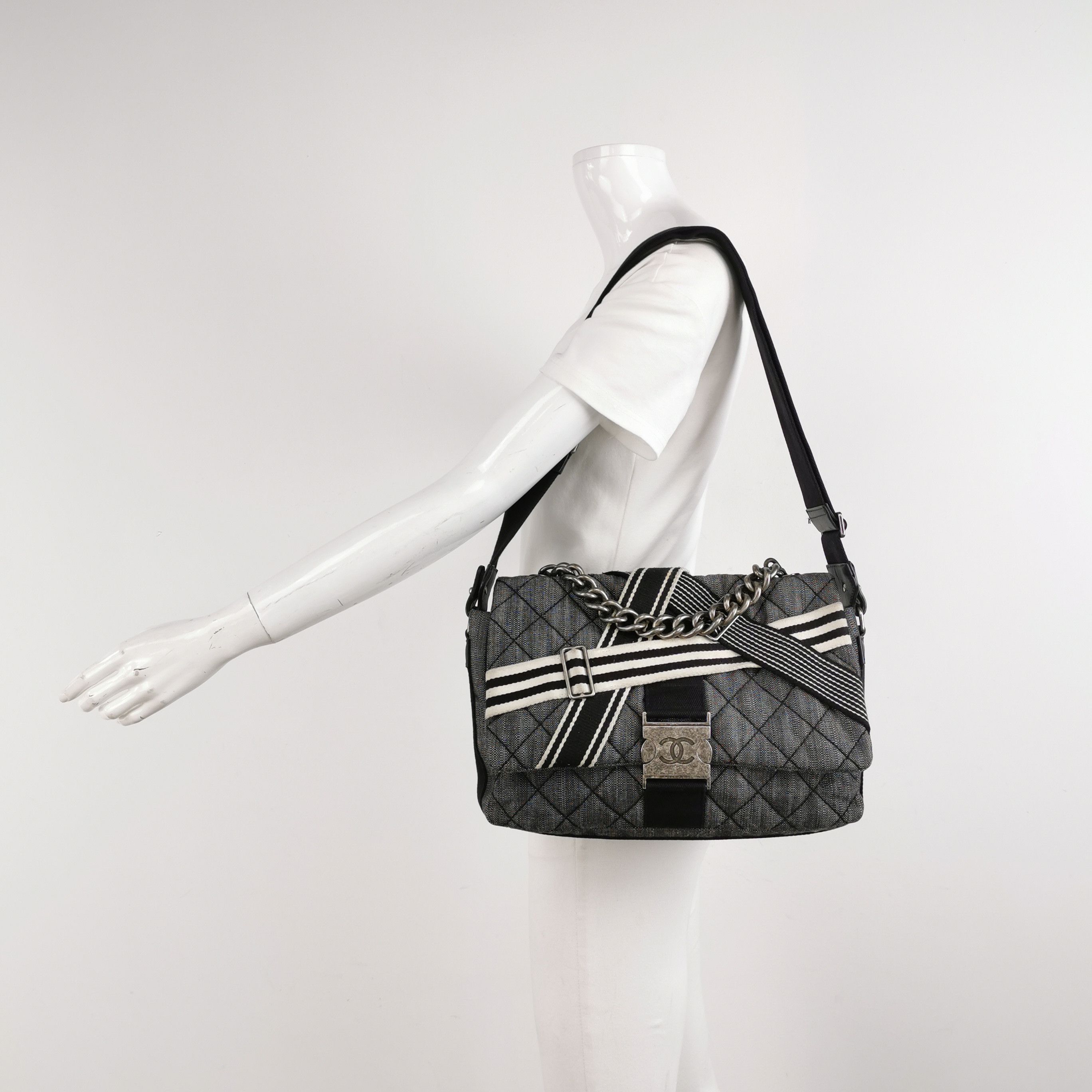 Chanel Chanel Women os Crossbody Bags Size ONE SIZE - 2 Thumbnail