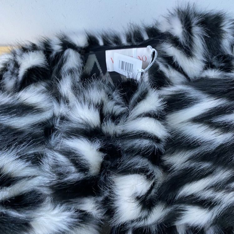 Valentino Valentino Chevron Faux Fur Coat Size 42 Size M / US 6-8 / IT 42-44 - 12 Thumbnail