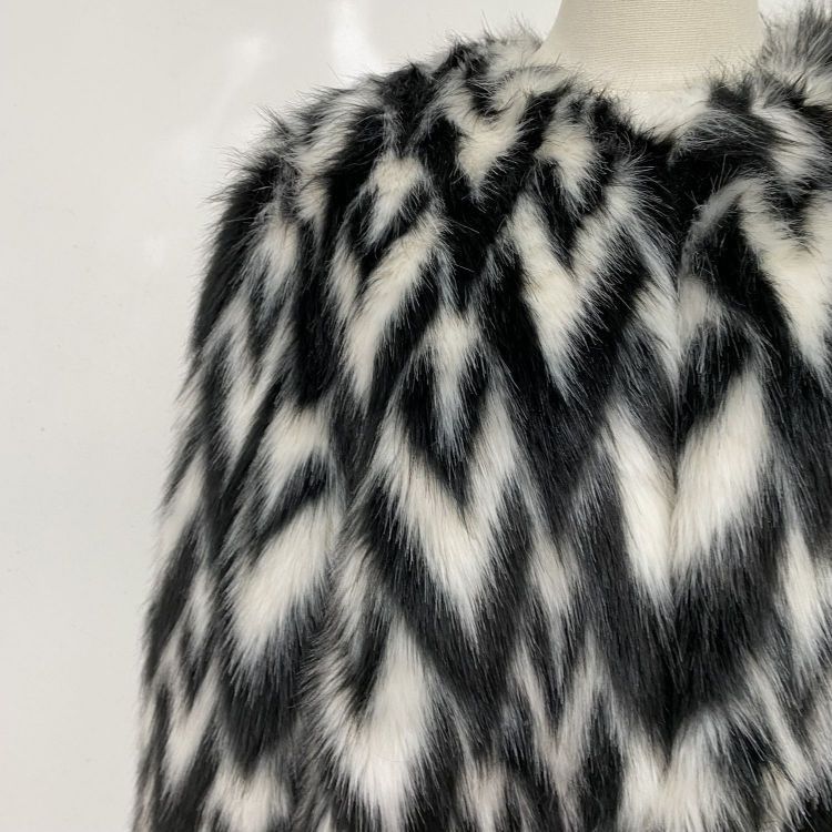 Valentino Valentino Chevron Faux Fur Coat Size 42 Size M / US 6-8 / IT 42-44 - 7 Thumbnail
