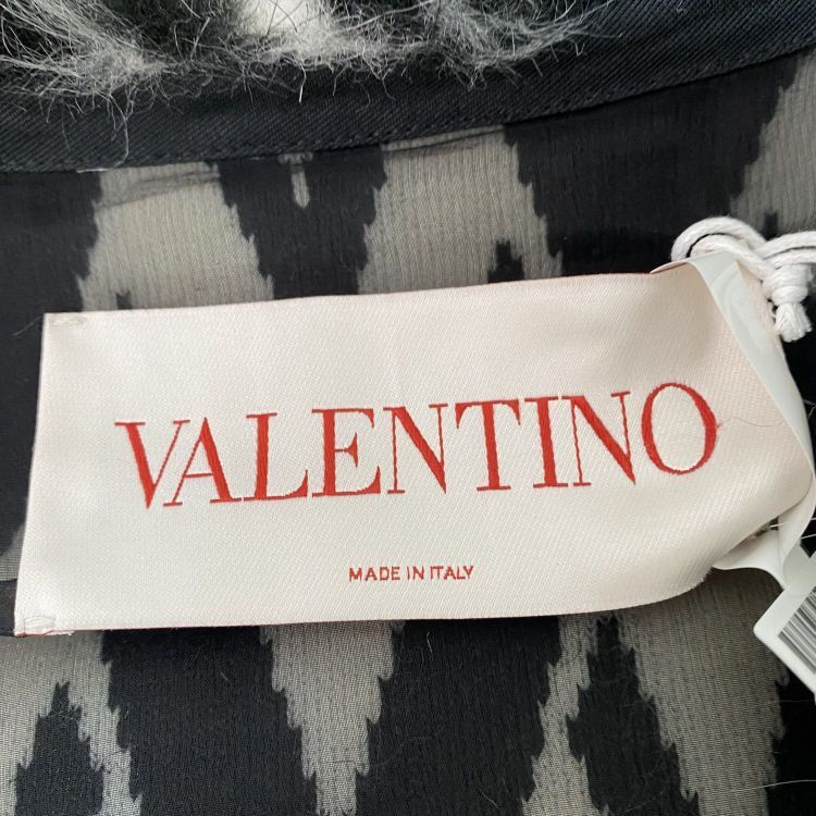 Valentino Valentino Chevron Faux Fur Coat Size 42 Size M / US 6-8 / IT 42-44 - 3 Thumbnail