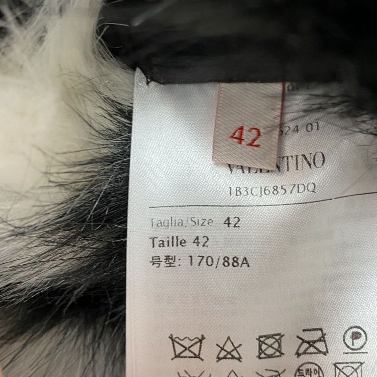 Valentino Valentino Chevron Faux Fur Coat Size 42 Size M / US 6-8 / IT 42-44 - 4 Thumbnail