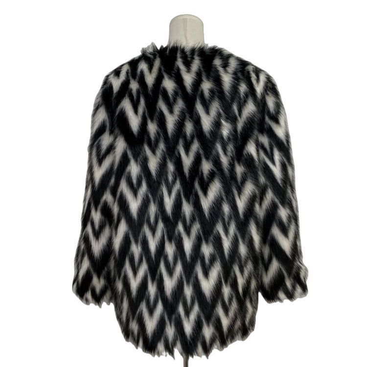 Valentino Valentino Chevron Faux Fur Coat Size 42 Size M / US 6-8 / IT 42-44 - 2 Thumbnail