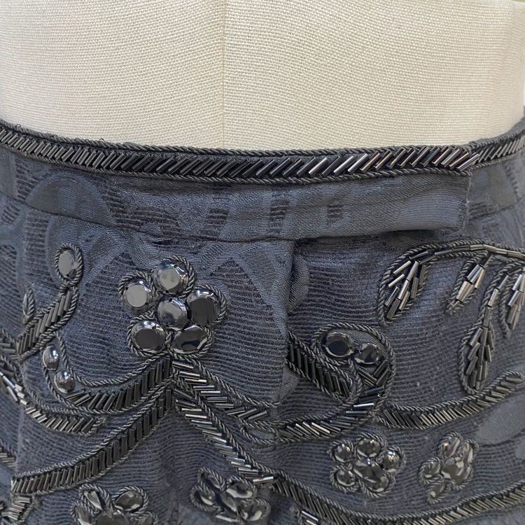 Valentino Valentino Beaded Floral Shorts Size 40 Size 27" / US 4 / IT 40 - 6 Thumbnail