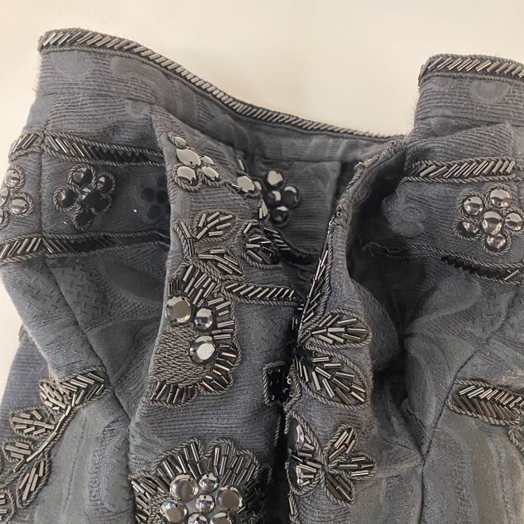 Valentino Valentino Beaded Floral Shorts Size 40 Size 27" / US 4 / IT 40 - 9 Thumbnail