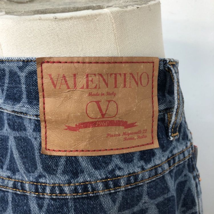 Valentino Valentino Monogram Denim Jeans Size 32 Size US 32 / EU 48 - 6 Thumbnail