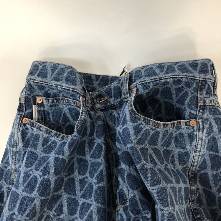Valentino Valentino Monogram Denim Jeans Size 32 Size US 32 / EU 48 - 11 Thumbnail