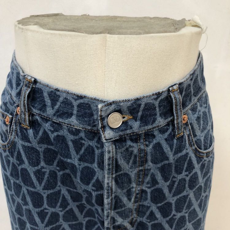Valentino Valentino Monogram Denim Jeans Size 32 Size US 32 / EU 48 - 7 Thumbnail