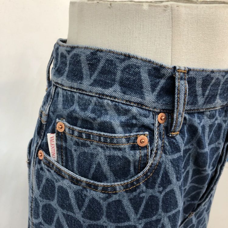 Valentino Valentino Monogram Denim Jeans Size 32 Size US 32 / EU 48 - 8 Thumbnail
