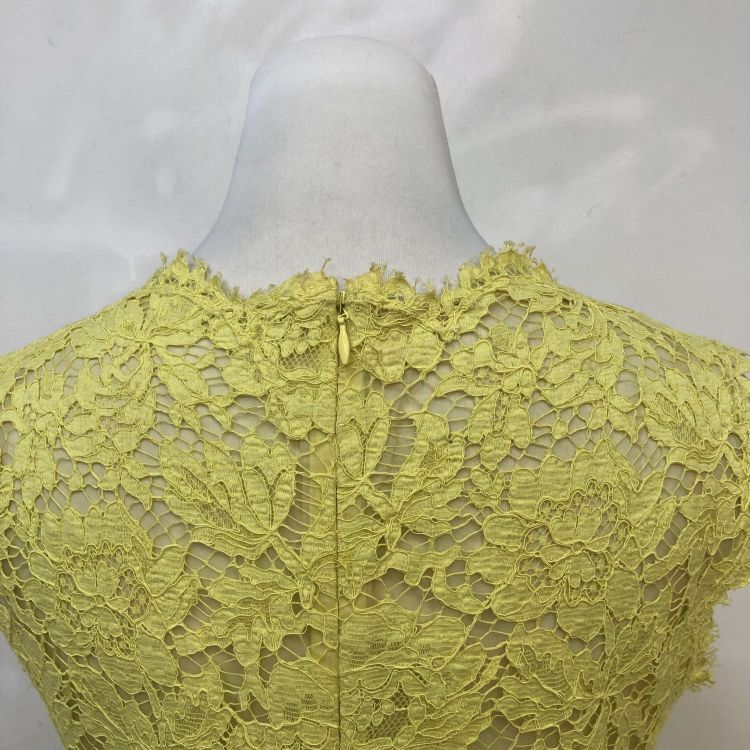 Valentino Valentino Yellow Lace Midi Dress Size 40 Size S / US 4 / IT 40 - 9 Thumbnail
